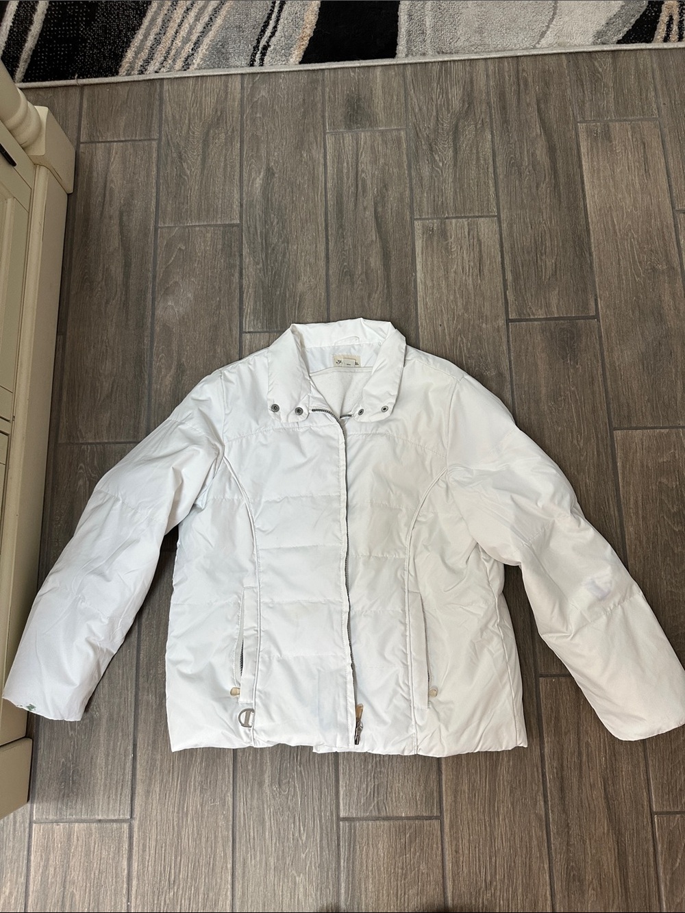 St John’s Bay women’s white, down filled, snowboard jacket with inner collar